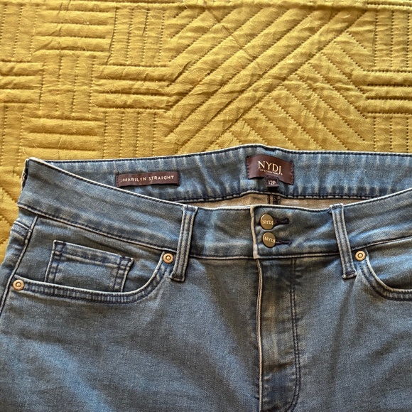 Jeans - Picture 1 of 1